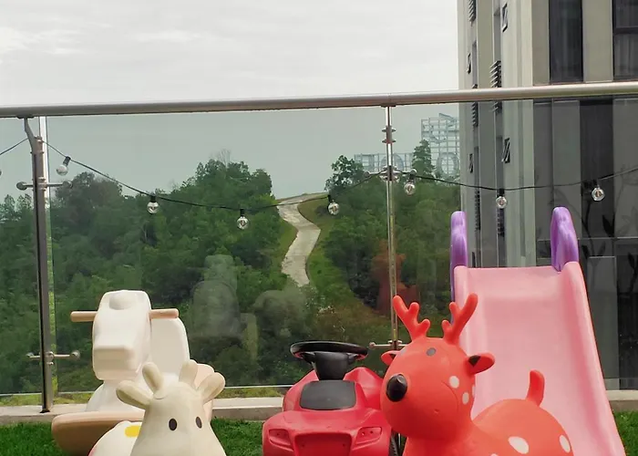 D Bunga مسلم Homestay Pool View Legoland Nusajaya