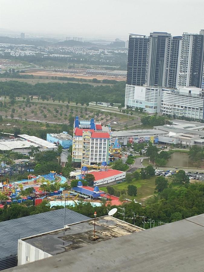 D Bunga مسلم Pool View Legoland Nusajaya Apartment Nusajaya (Iskandar Puteri)